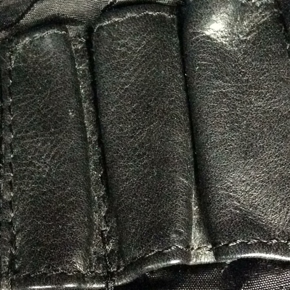 FINAL SALE PRICE Paul & Taylor Black Leather Handbag.   (CL) - Picture 5 of 6